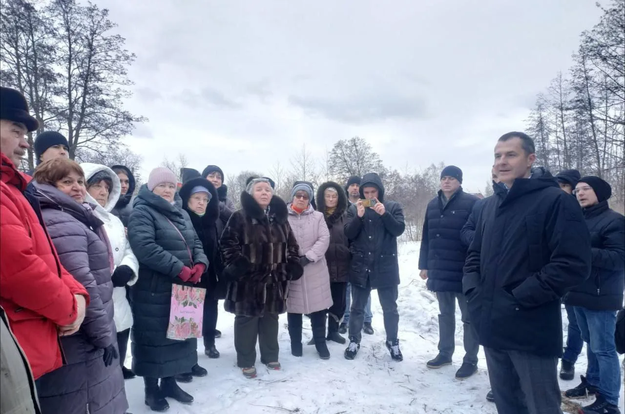 Владимир Волков обсудил с жителями концепцию благоустройства парка в деревне Люберец