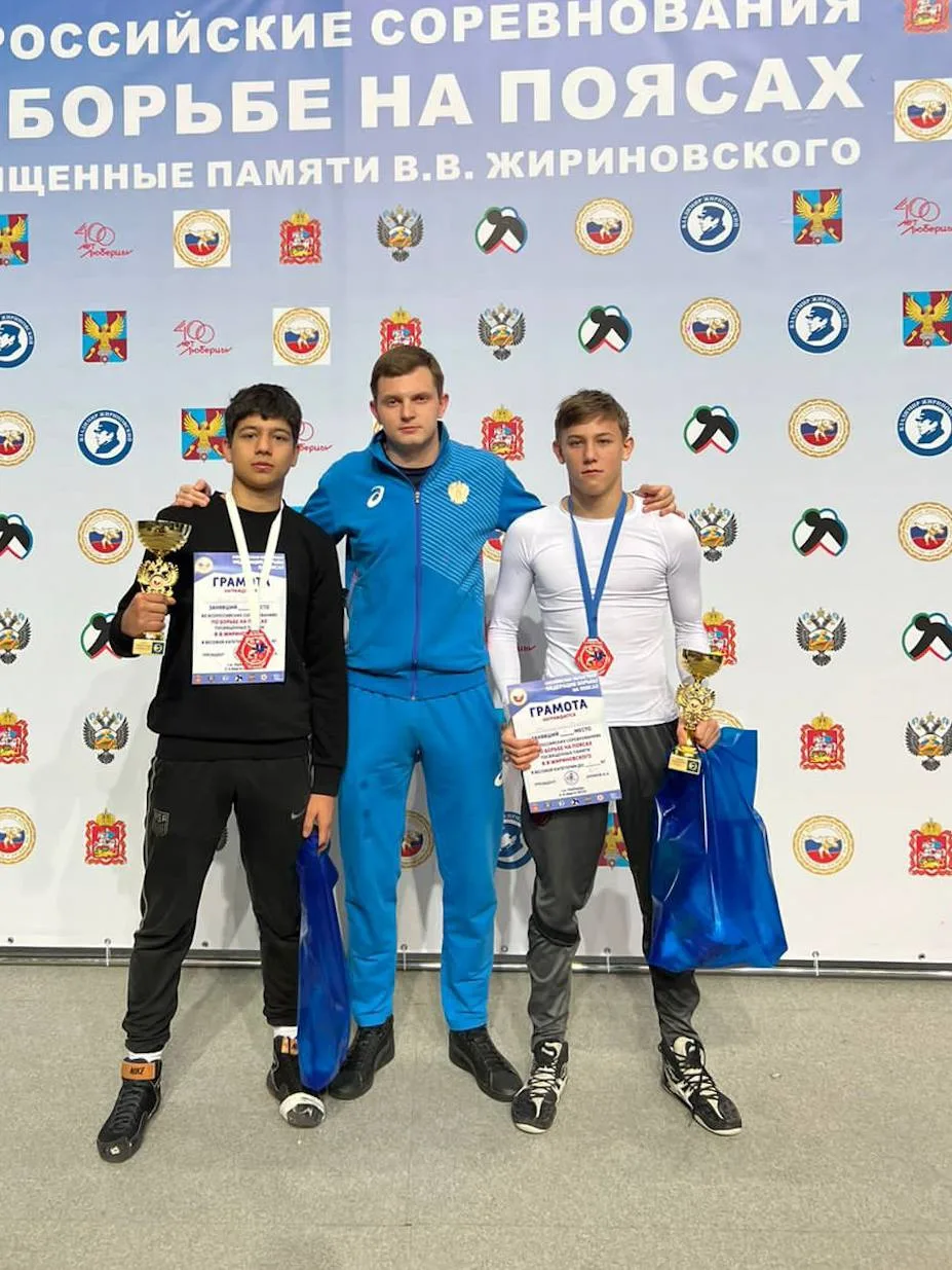 Два спортсмена Люберец заняли призовые места на турнире по борьбе на поясах