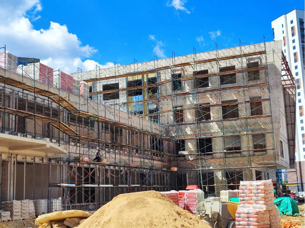 Школу на 1500 мест возводят в ЖК «1-й Лермонтовский»