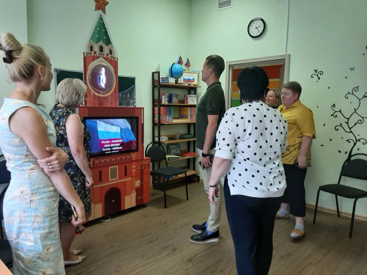 Воспитанники детсада Люберец с помощью интерактивного комплекса изучают историю России