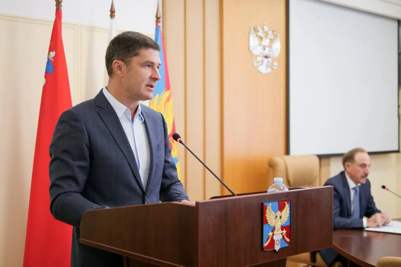 Владимир Волков отчитался о результатах деятельности за 2022 год перед Советом депутатов