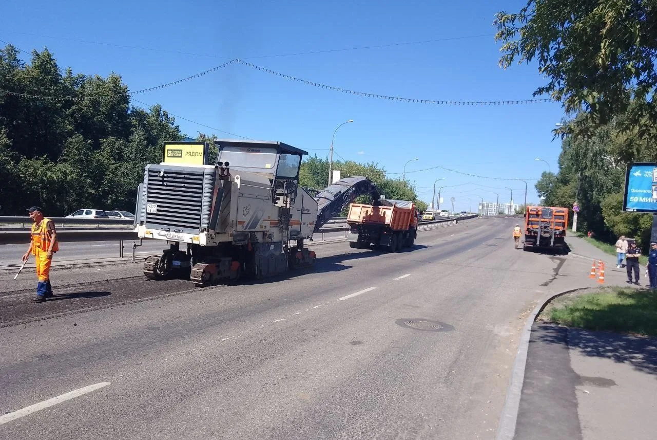 В Люберцах на участке Октябрьского проспекта началось фрезерование  дорожного полотна