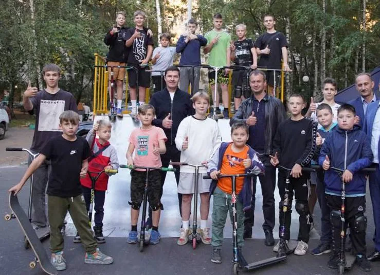 Владимир Волков проверил отремонтированную скейт-площадку в поселке Люберец