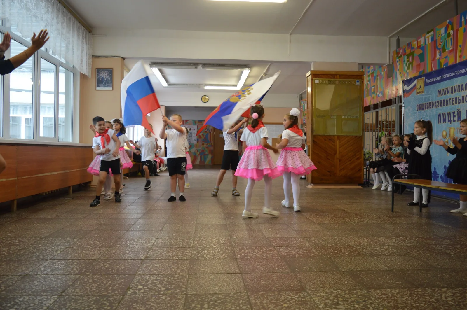 На избирательных участках в Люберцах организовали концерты, мастер-классы и игру в шахматы