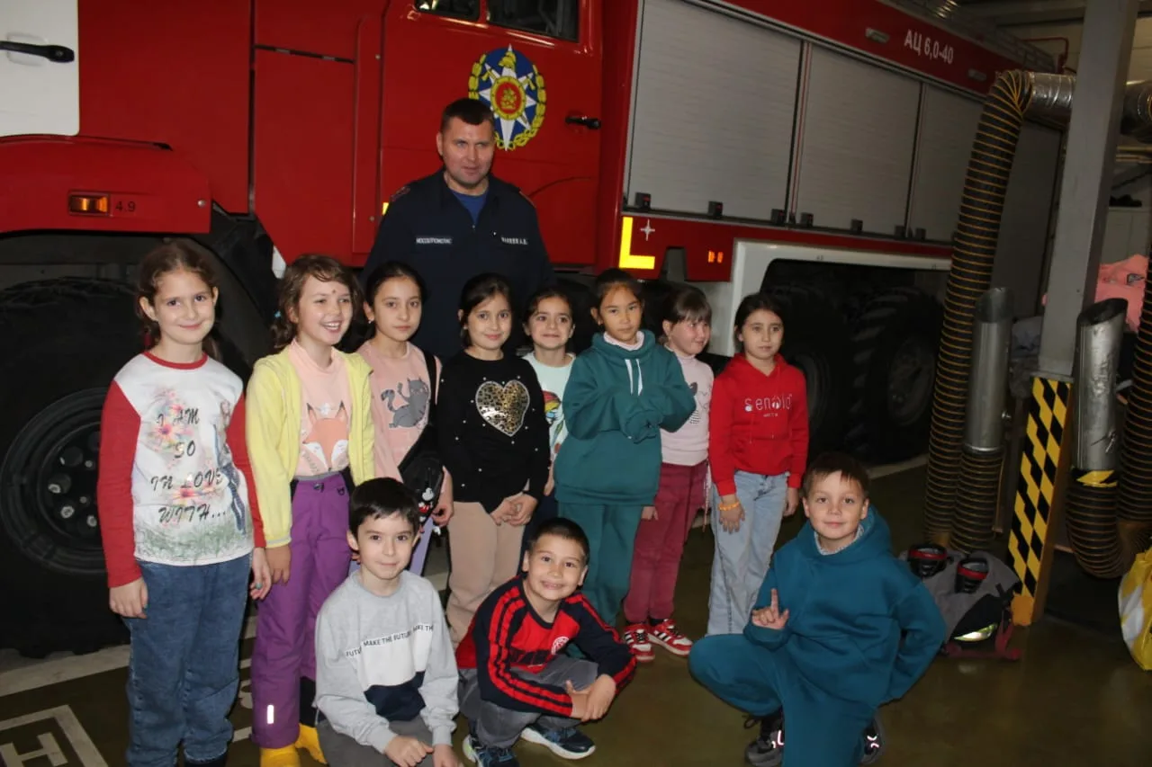 Огнеборцы рассказали школьникам поселка Люберец о профессии пожарного