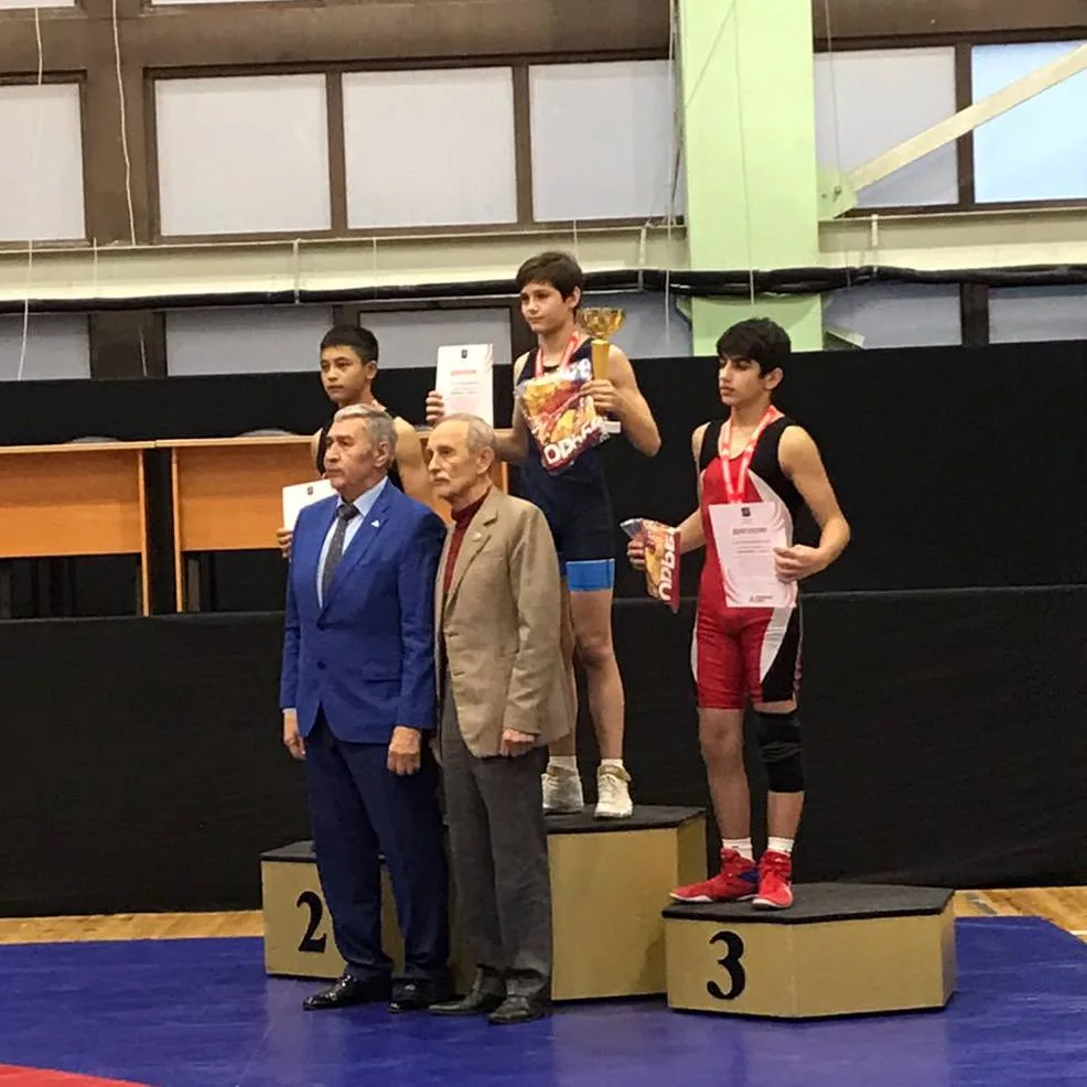 Два спортсмена Люберец завоевали медали в памятном турнире по греко-римской борьбе