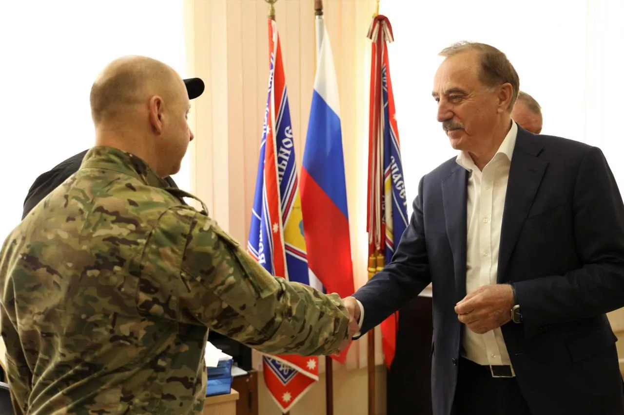 Владимир Ружицкий обсудил с атаманом работу Хуторского Казачьего общества Люберец