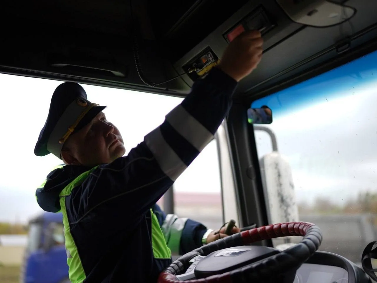 Сотрудники ГАИ Люберец проверят водителей грузовиков на предмет соблюдения ПДД