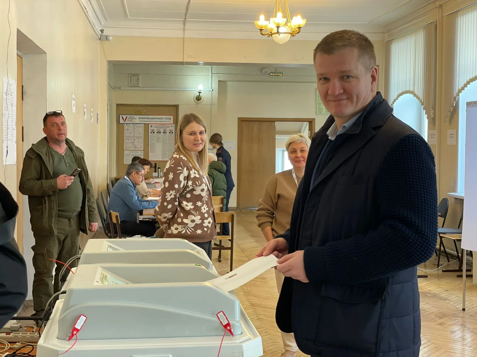 Дмитрий Дениско проголосовал на выборах президента в Люберцах