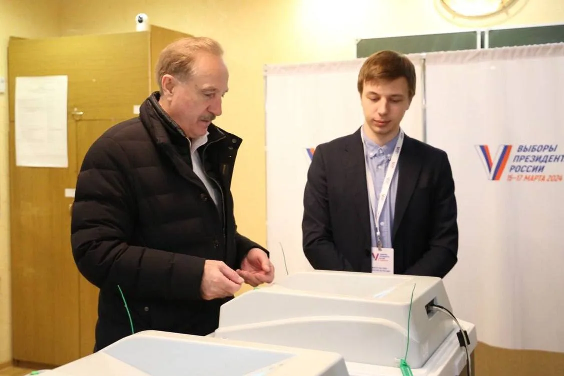 Владимир Ружицкий проголосовал на выборах президента России на участке в поселке Люберец