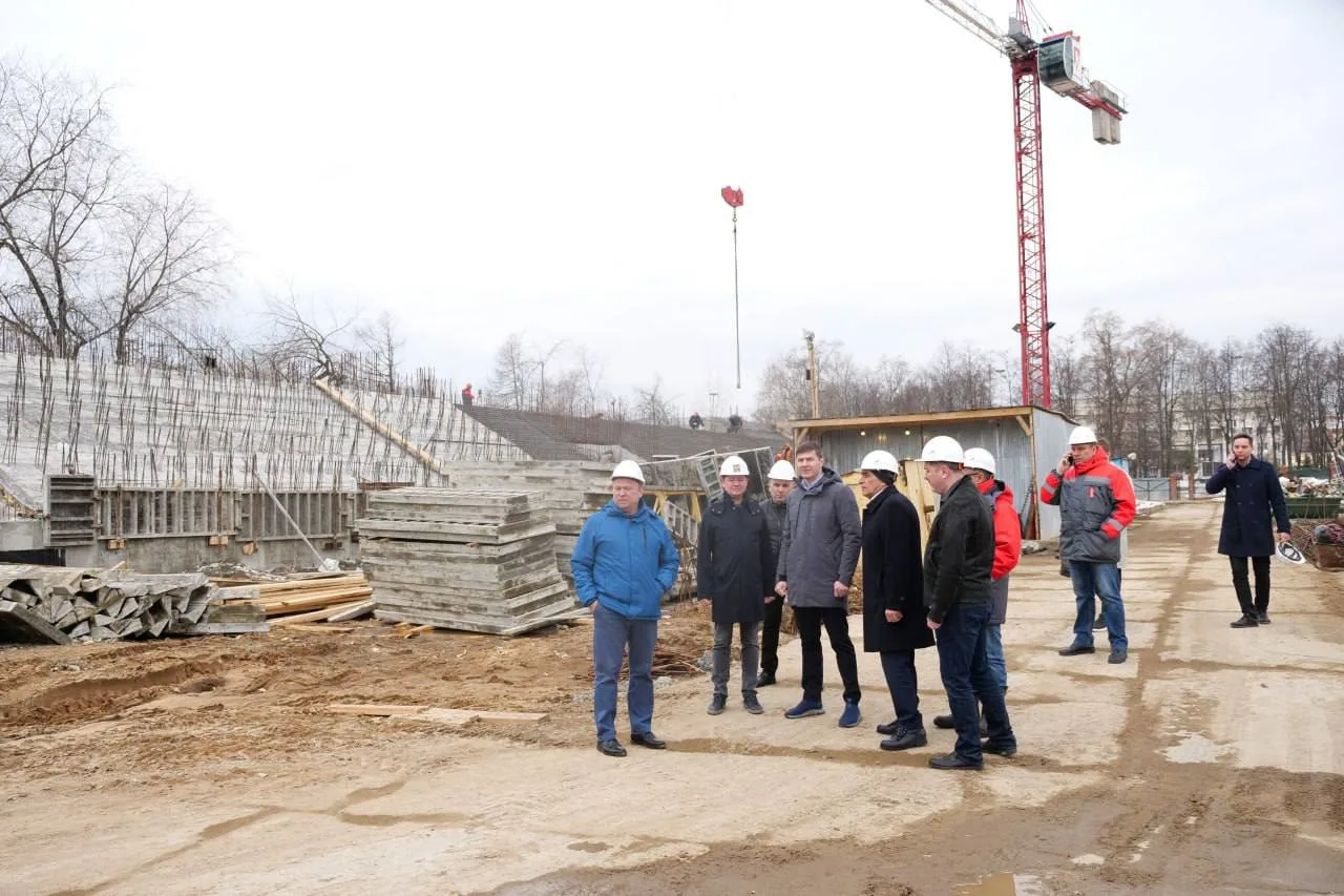 Владимир Волков проверил реконструкцию стадиона «Торпедо» в Люберцах