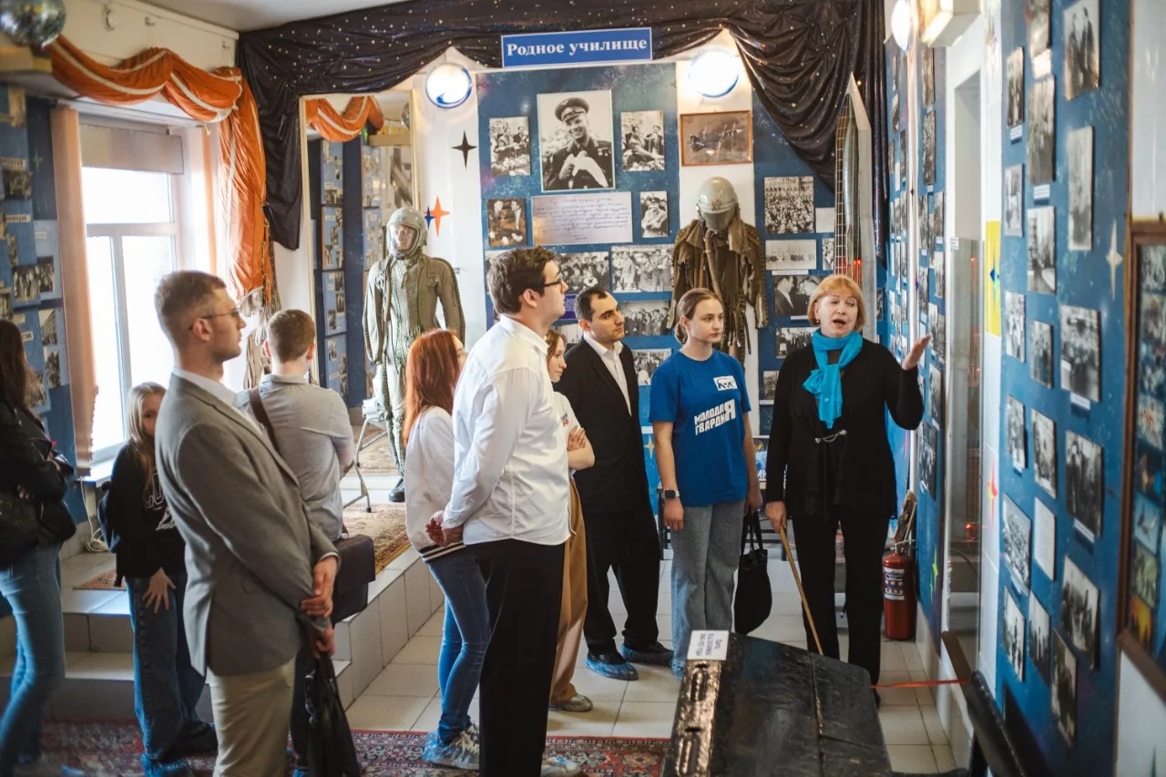 Партийцы Люберец организовали экскурсию для молодежи в музей Юрия Гагарина