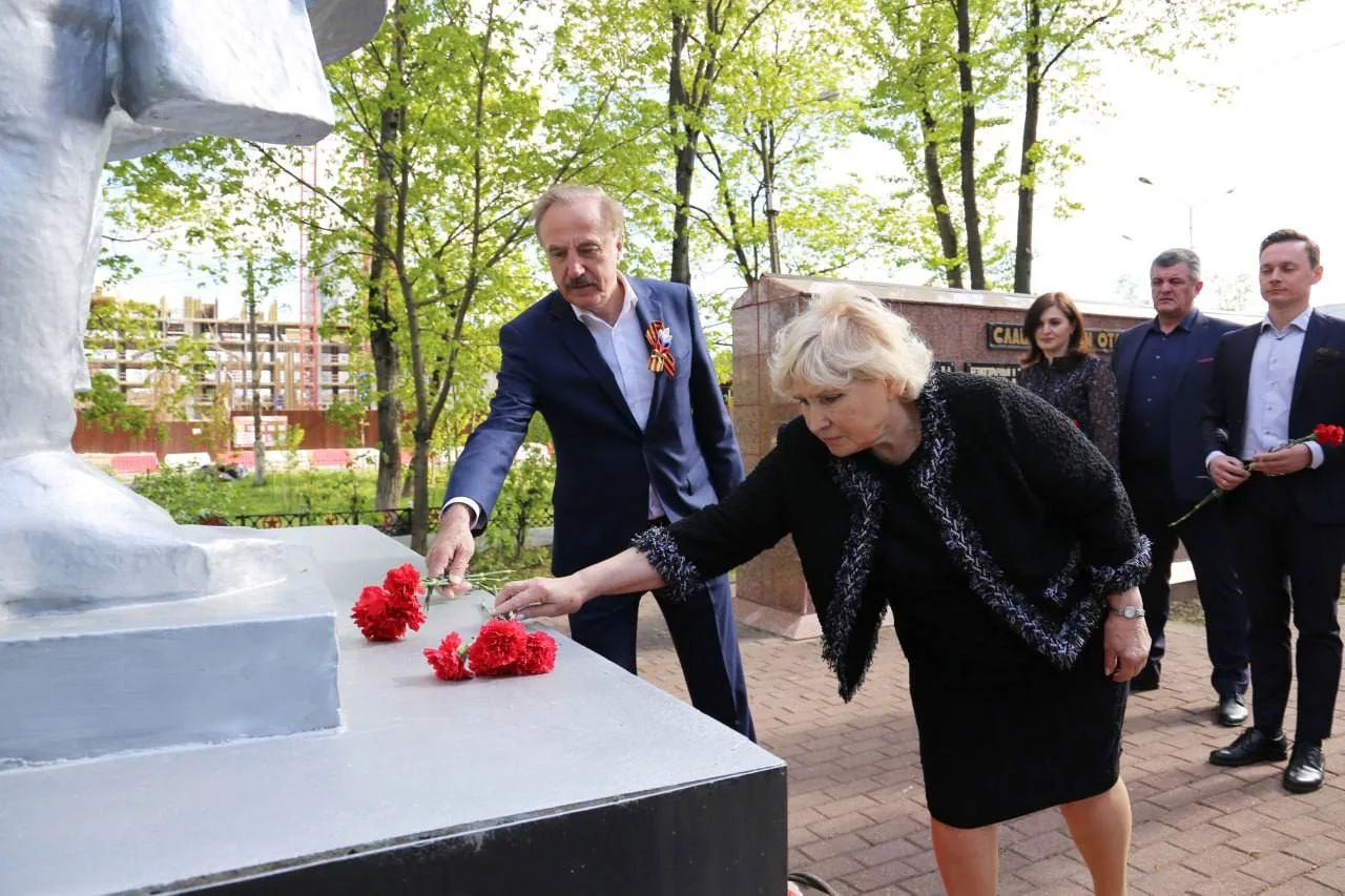 Партийцы Люберец присоединились к традиционным возложениям цветов в память о героях ВОВ