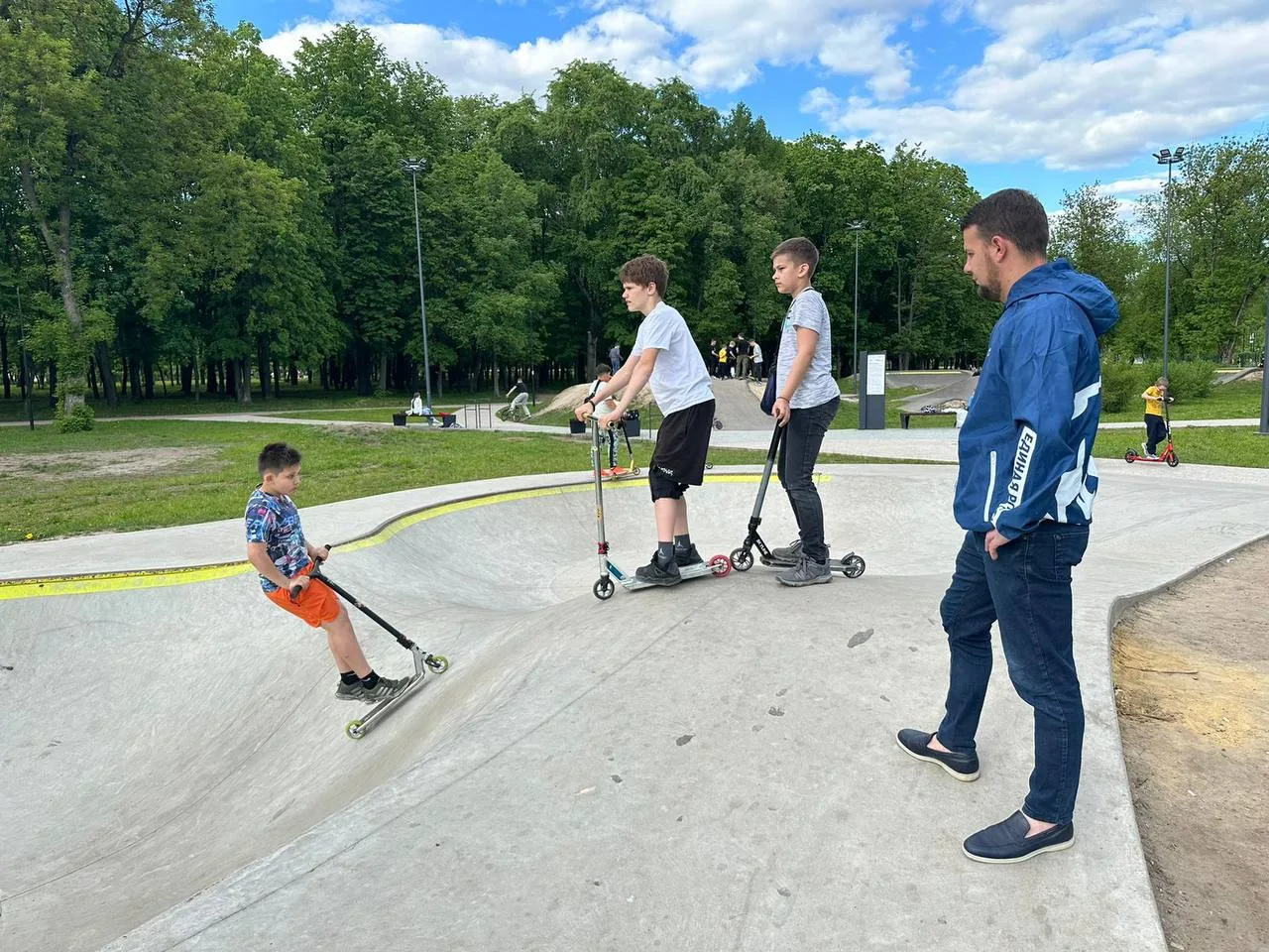 Партийцы осмотрели состояние объектов, благоустроенных в Люберцах в 2022 - 2023 годах