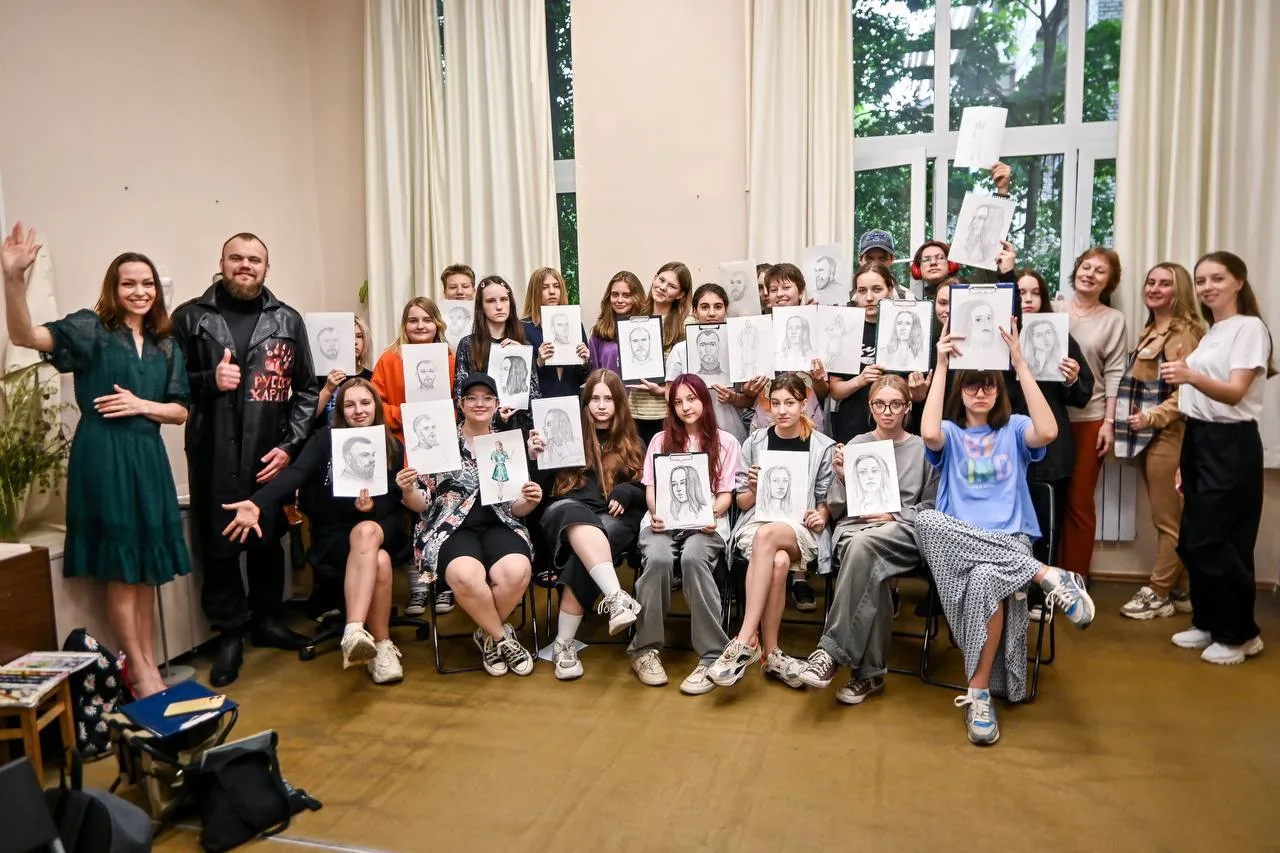 Музыкальная группа «Ядерный удар» посетила Детскую художественную школу в Люберцах