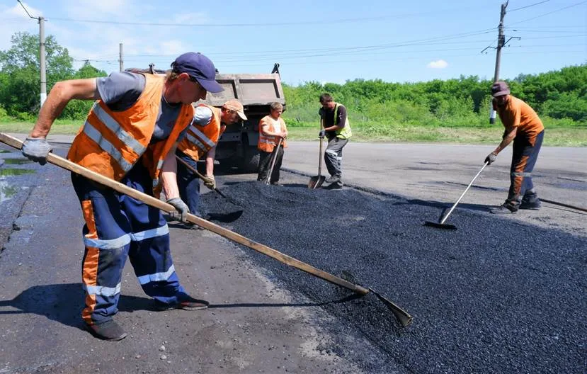 В Люберцах на дорогах заделали почти 10 тысяч ям