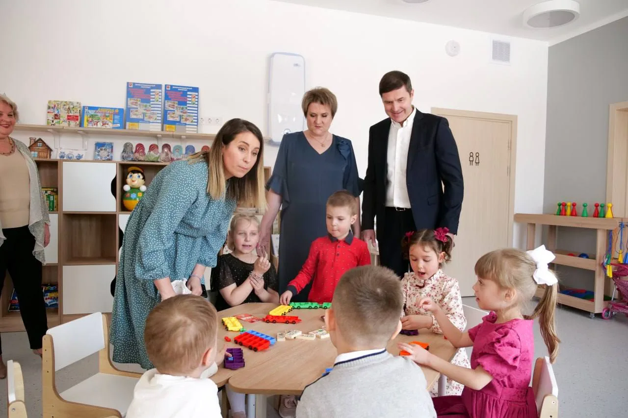 Владимир Волков поздравил воспитателей Люберец с профессиональным праздником