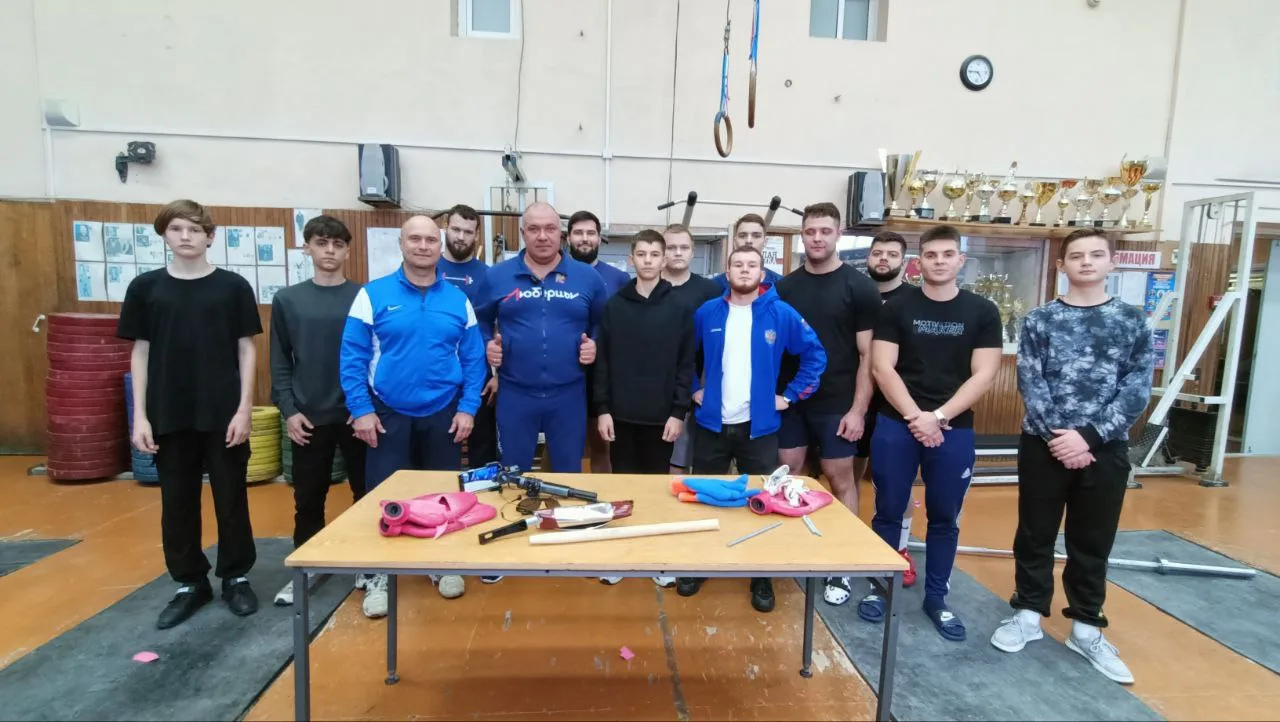 Сергей Агаджанян провел мастер-класс для тяжелоатлетов спортшколы Люберец