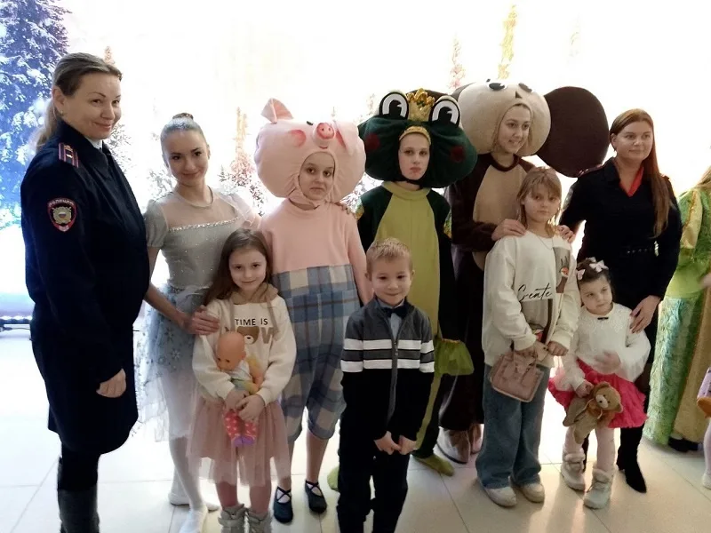 Сказочное представление состоялось для детей сотрудников люберецкой полиции