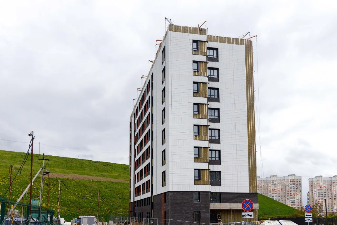 Внутренние работы ведутся в новой поликлинике Люберец