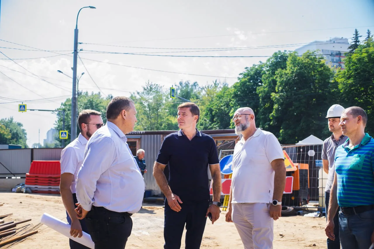 В Красково завершена подготовка лифтовых шахт на строящемся надземном пешеходном переходе