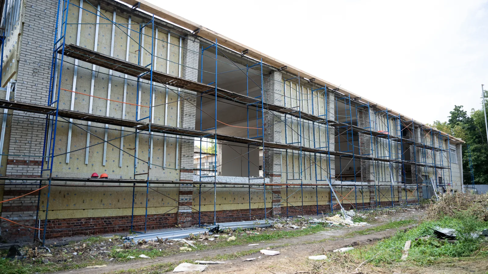 Работы по устройству кровли стартовали в рамках капремонта СШОР Люберец