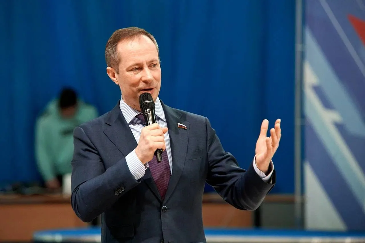 Роман Терюшков поздравил люберчан с Днём знаний