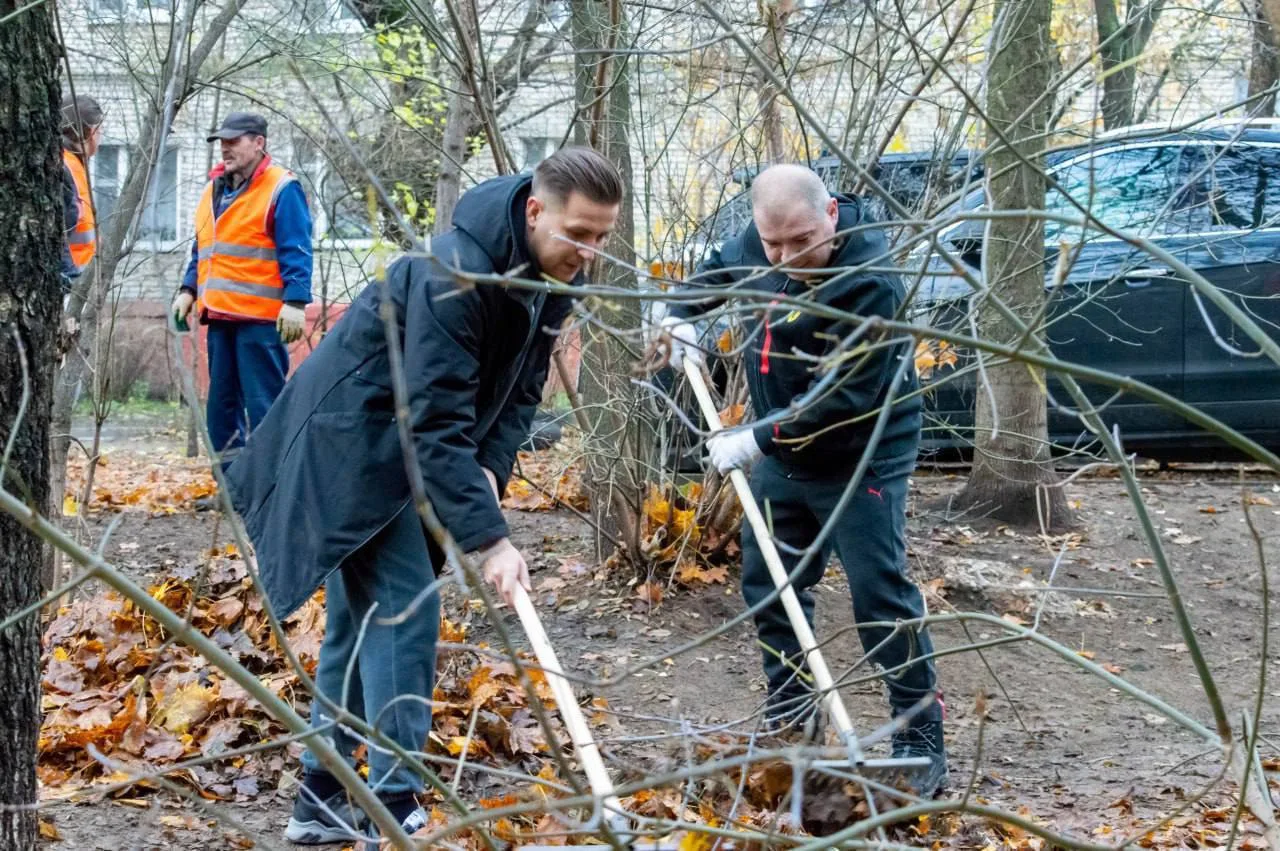 Больше 1100 человек приняли участие в субботнике в Люберцах