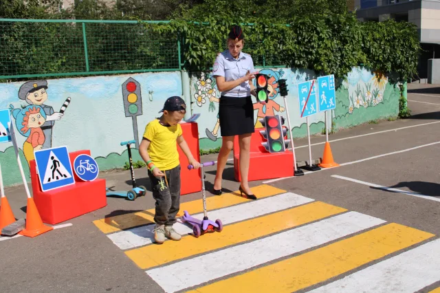 Пешеходов Люберец призывают носить световозвращатели на одежде