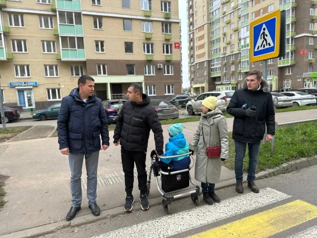 В новом микрорайоне Люберец оборудуют пять бордюрных пандусов на тротуарах