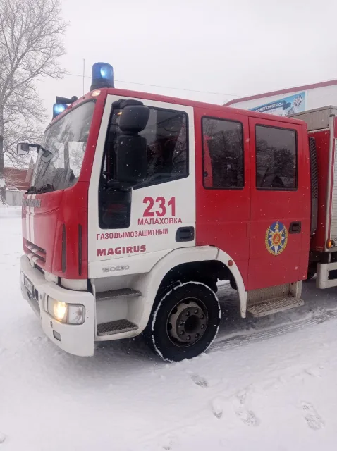 Спасатели Люберец освободили из запертой квартиры пожилую женщину, которую придавило шкафом