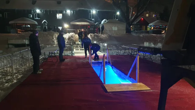 Жителям Люберец рекомендовали соблюдать меры предосторожности во время купания в проруби