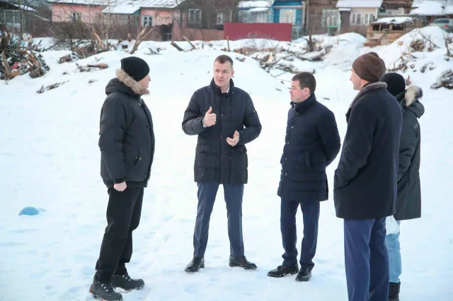 Владимир Волков проверил строительство поликлиники на 500 посещений в поселке Люберец