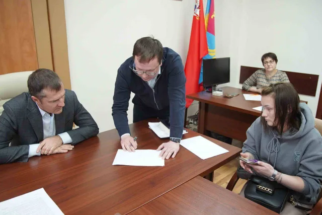 Владимир Волков провел личный приём жителей Люберец