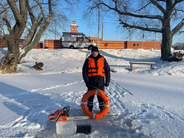 Спасатели предупредили рыбаков Люберец об изменении структуры льда водоемов