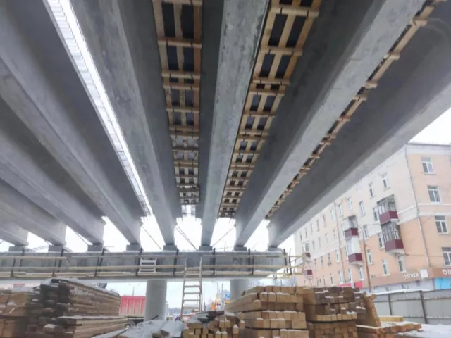 На 40% выполнили устройство балок путепровода на Октябрьском проспекте в Люберцах