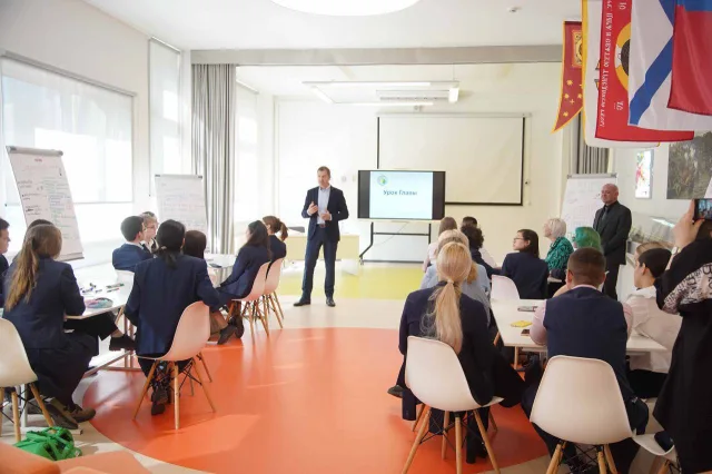 Владимир Волков провел урок для гимназистов Люберец на тему местного самоуправления