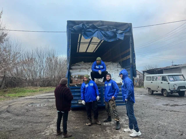 Два молодогвардейца Люберец поехали в Мариуполь с гуманитарной миссией