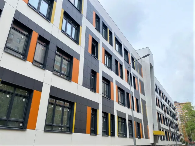 Школу в Люберцах на 825 мест достроят к новому учебному году