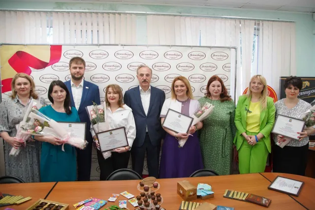 Владимир Ружицкий посетил кондитерскую фабрику в Малаховке