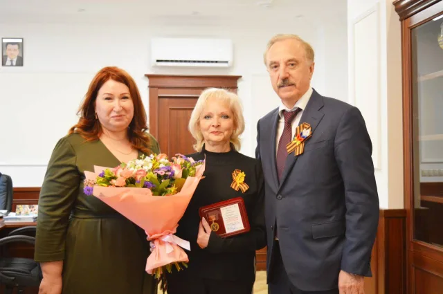 Партийцы поздравили люберецких журналистов с Днём радио