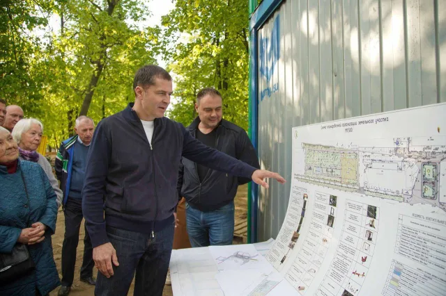 Владимир Волков обсудил с жителями проект благоустройства территории у станции МЦД в Люберцах