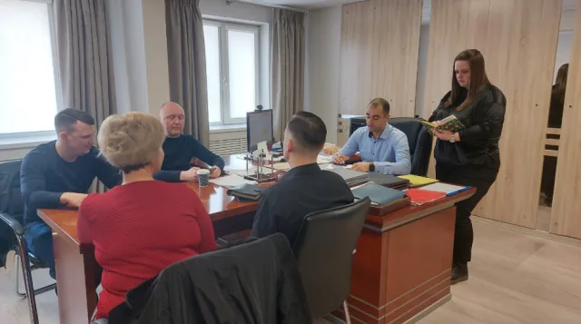 Во дворе домов в Люберцах проведут опиловку деревьев по просьбе жителей