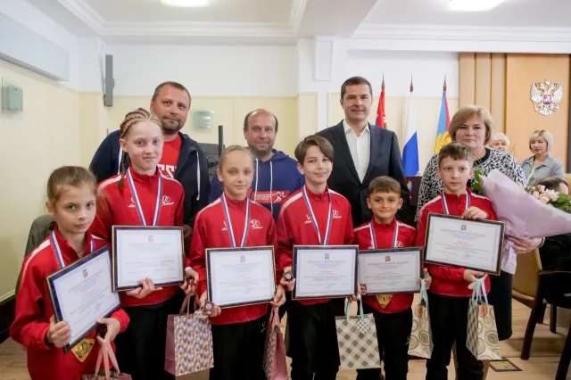 Владимир Волков вручил грамоты победителям Всероссийского спортфестиваля из Люберец