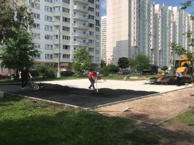 В Люберцах модернизируют 16 детских игровых площадок