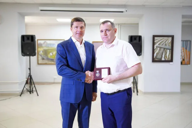 Владимир Волков поздравил сотрудников Почты России Люберец с профессиональным праздником