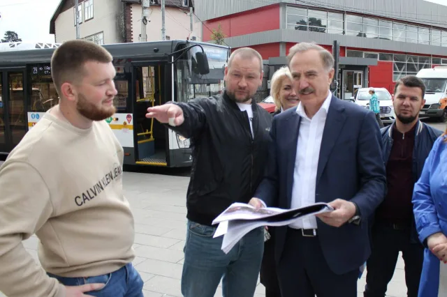 Владимир Ружицкий проверил благоустройство территории будущей станции МЦД "Томилино"