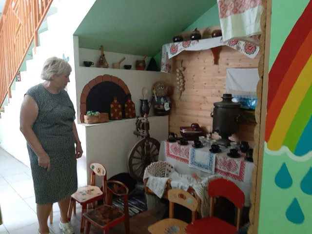 В детсаду Люберец с помощью уголка-интерьера «Русская изба» малышей знакомят с традициями