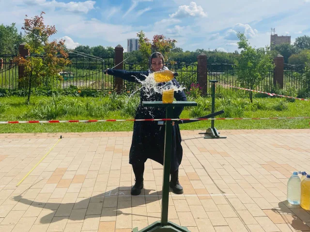 В парке Люберец провели мастер-класс по фланкировке шашкой