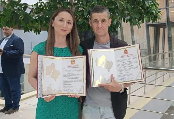 Двум врачам Люберец вручили сертификаты по программе «Социальная ипотека»